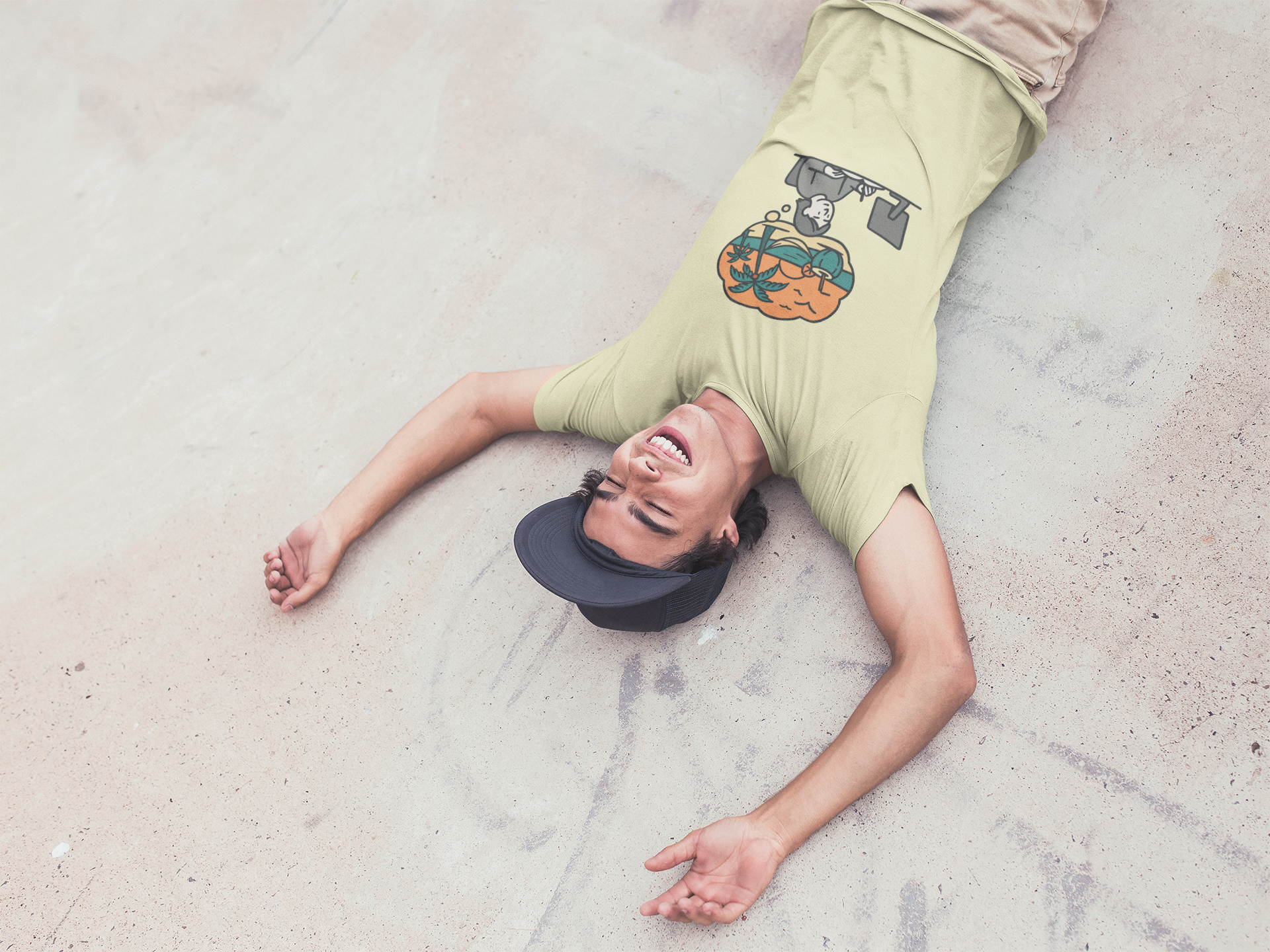 Body in office (Mind at Beach) T-Shirt